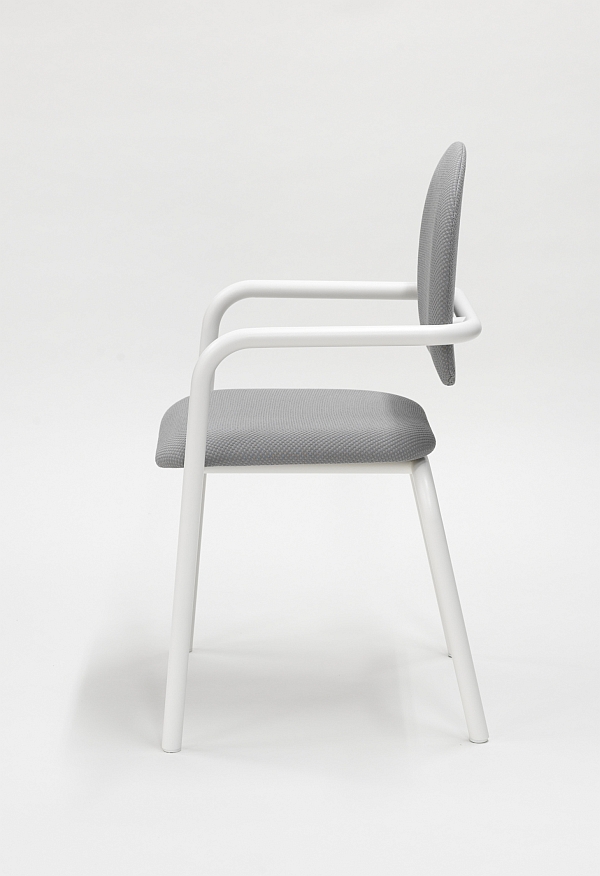 T Chair by Kai Linke (Photo: Alexander Böhle Courtesy Studio Kai Linke)