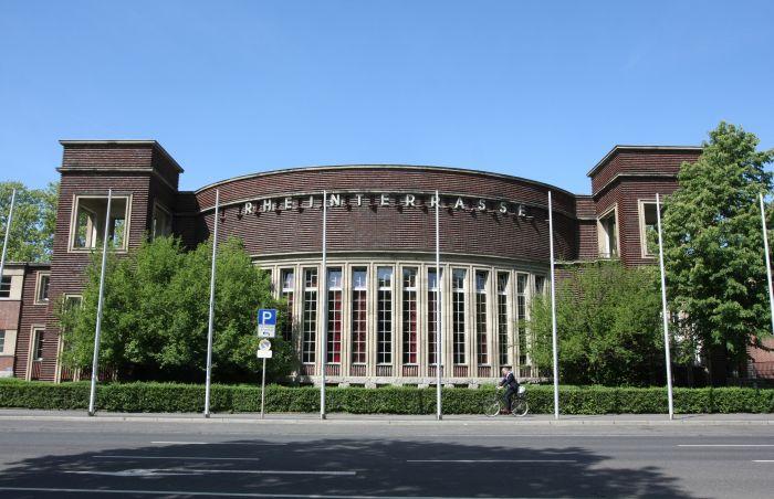 Cycling at a pace which allows one to enjoy Dusseldorf's architecture, such as the 1926 Rheinterrasse