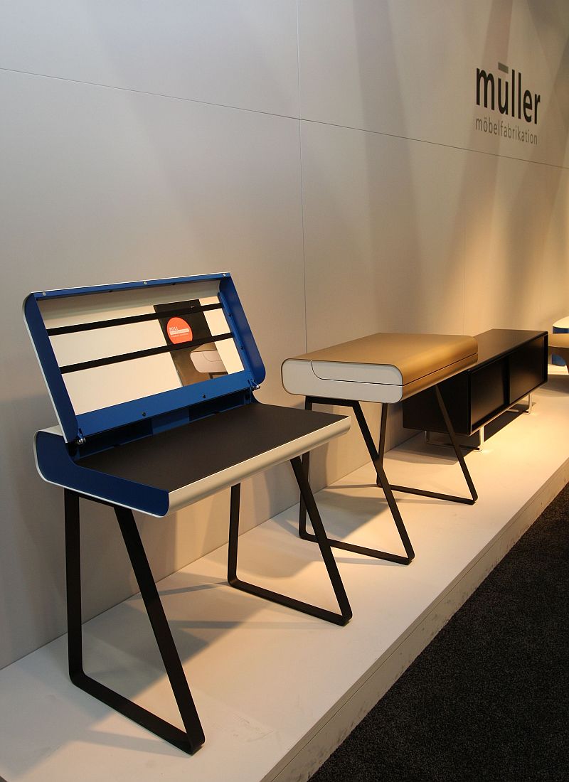 The PS08 desk by Lippert Studios for Müller Möbelfabrikation @ IMM Cologne