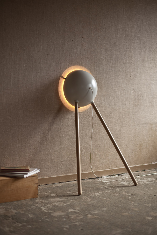 daphna laurens cirkel leaning lamp