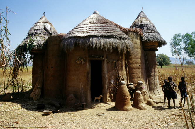 Vitra Design Museum Learning from Vernacular Taberma Tata Togo photo Deidi van Schaewe