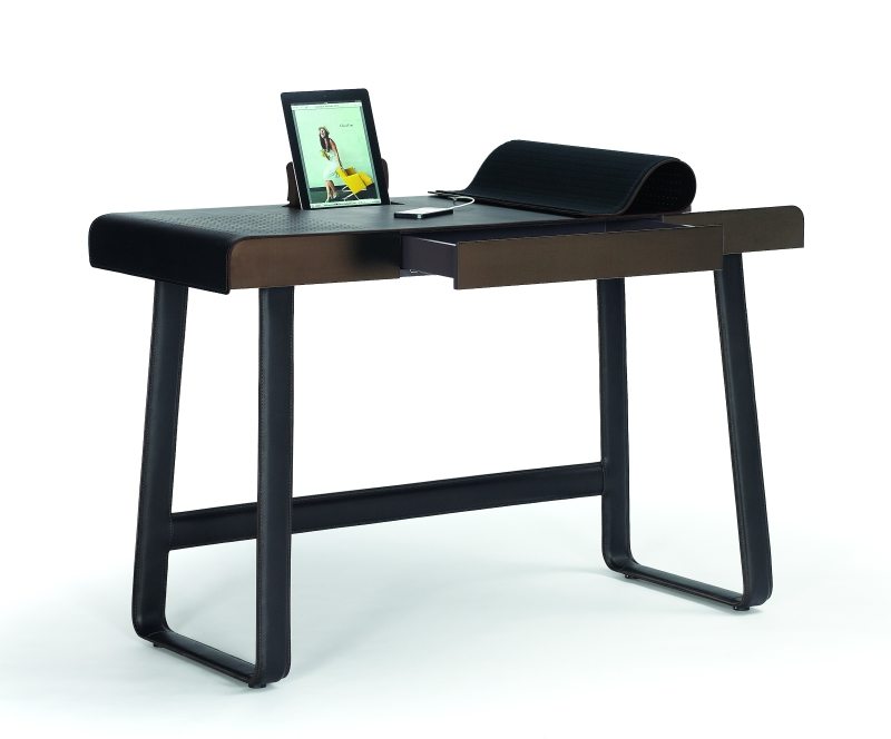 Pegasus Home Desk by Ippolito Fleitz Group Tilla Goldberg for classicon