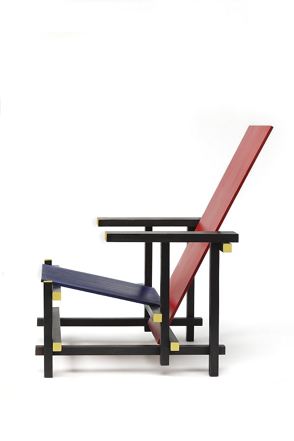 Red and blue chair Gerrit T. Rietveld