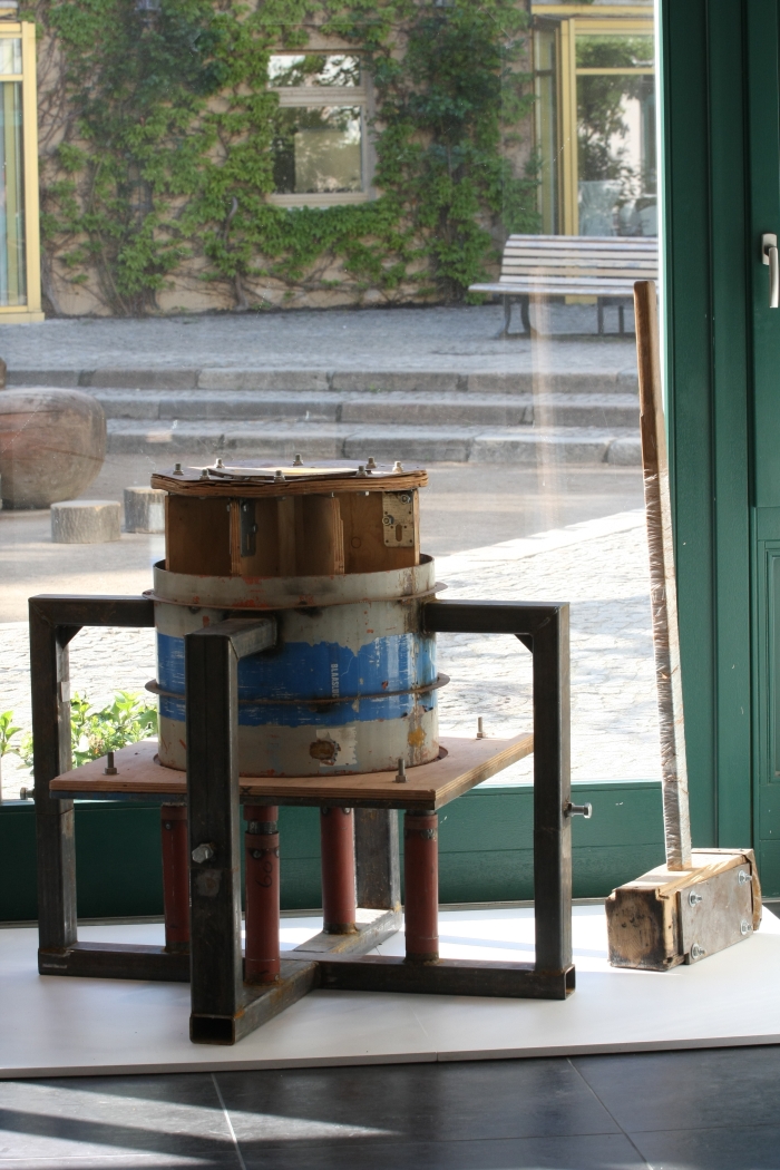 The Hammered Bowls Machine by Floris Wubben, as seen at DAD Berlin