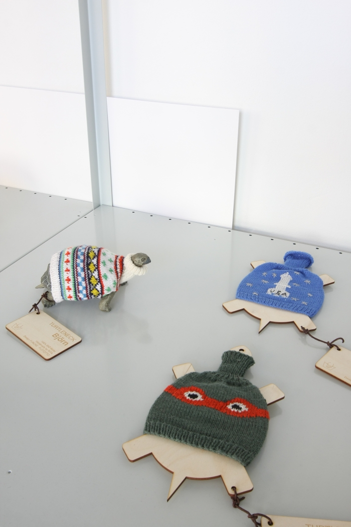 Turtleneck Christof Flötotto & Sven Funcke, as seen at Pet Market, Galerie erstererster, Berlin