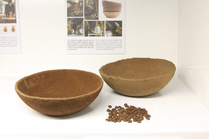 Alika by Raúl Laurí - bowls from the Decafé collection of objects made from waste coffee granules