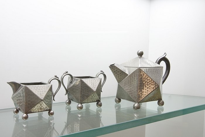 Tea Service by William Hutton & Sons Sheffield (1930s), as seen at Art Déco: Smart, Precious, Sensual,Grassi Museum for Applied Arts Leipzig