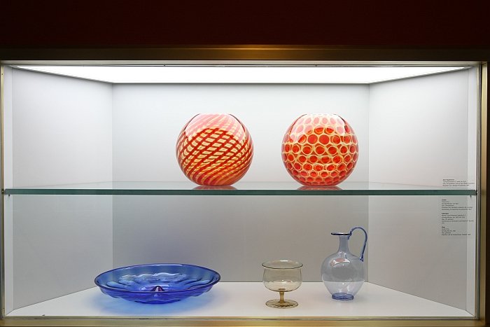 Top - Two Czechoslovakian vases (ca 1930). Bottom - Murano glassware, as seen at Art Déco: Smart, Precious, Sensual,Grassi Museum for Applied Arts Leipzig