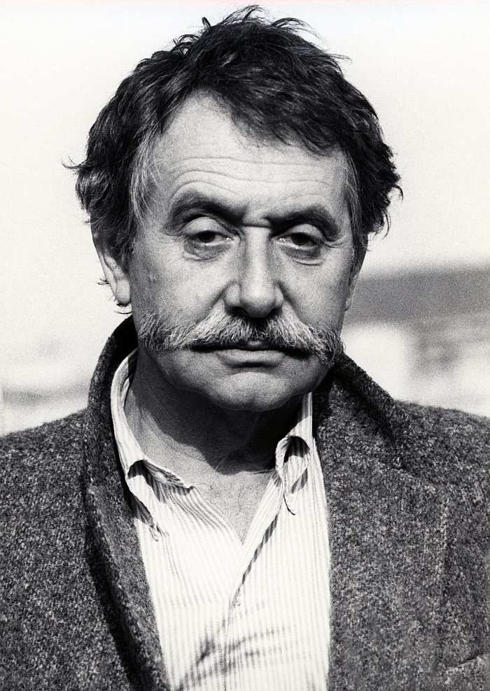 Ettore Sottsass (Photo Barbara Radice, 1984 © and courtesy Studio Ettore Sottsass)