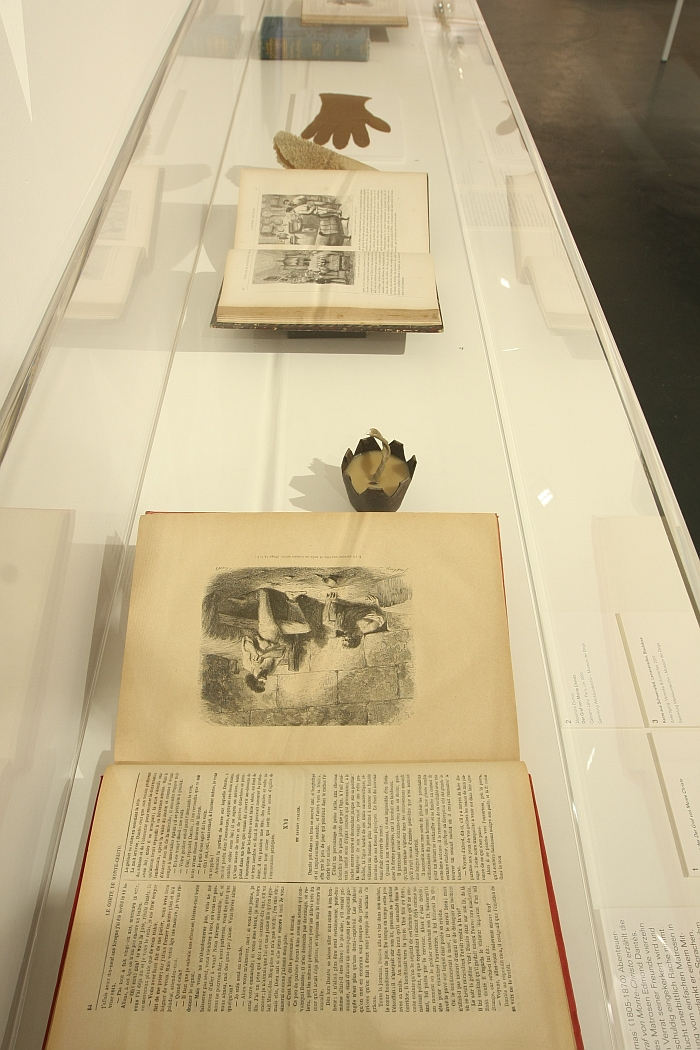 Material knowledge through literature, as seen at Object Lessons. The Story of Material Education in 8 Chapters at the Werkbundarchiv Museum der Dinge Berlin