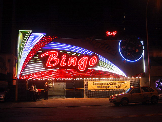 Welcome to smow Blog #campustour Bingo (photo by via https://commons.wikimedia.org)