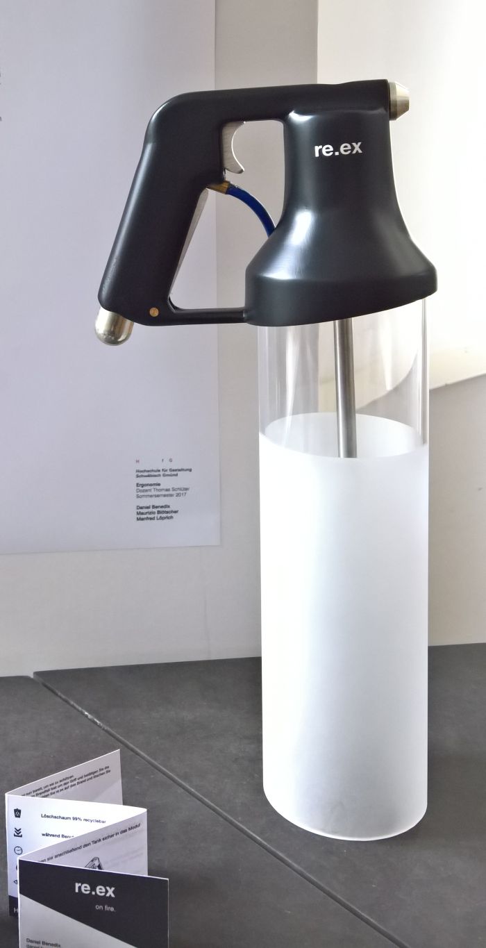 re.ex by Daniel Benedix, Maurizio Blöscher & Manfred Löprich, as seen at the Hochschule für Gestaltung Schwäbisch Gmünd Rundgang 2017