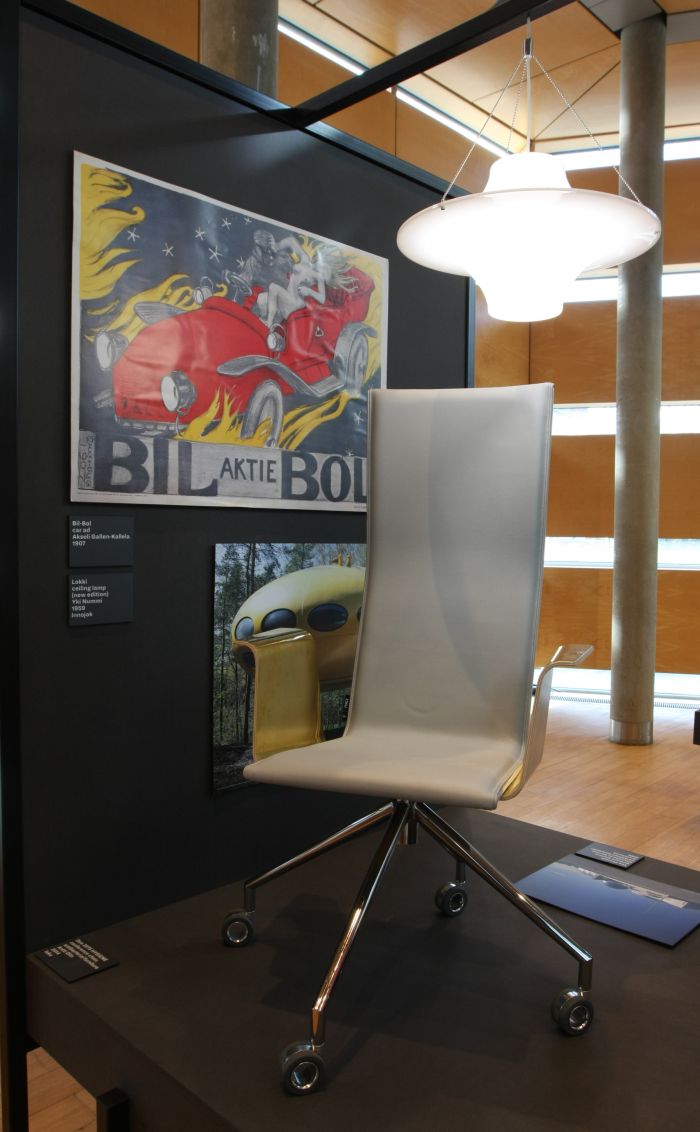 Duo 3275 Hygiene conference chair by Antti Olin & Lokki lamp by Yki Nummi, as seen at Echoes - 100 Years in Finnish Design and Architecture, Felleshus, The Nordic Embassies, Berlin