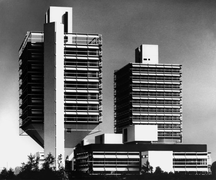 Olivetti Deutschland in Frankfurt am Main by Egon Eiermann (Photo Horstheinz Neuendorff/saai Karlsruhe, Courtesy Institut für Auslandsbeziehungen, IFA)