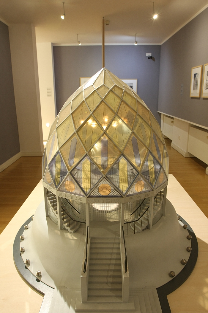 Glashaus by Bruno Taut for the 1914 Werkbund Ausstellung Cologne, as seen at Welt aus Glas. Transparentes Design, Wilhelm Wagenfeld Haus Bremen