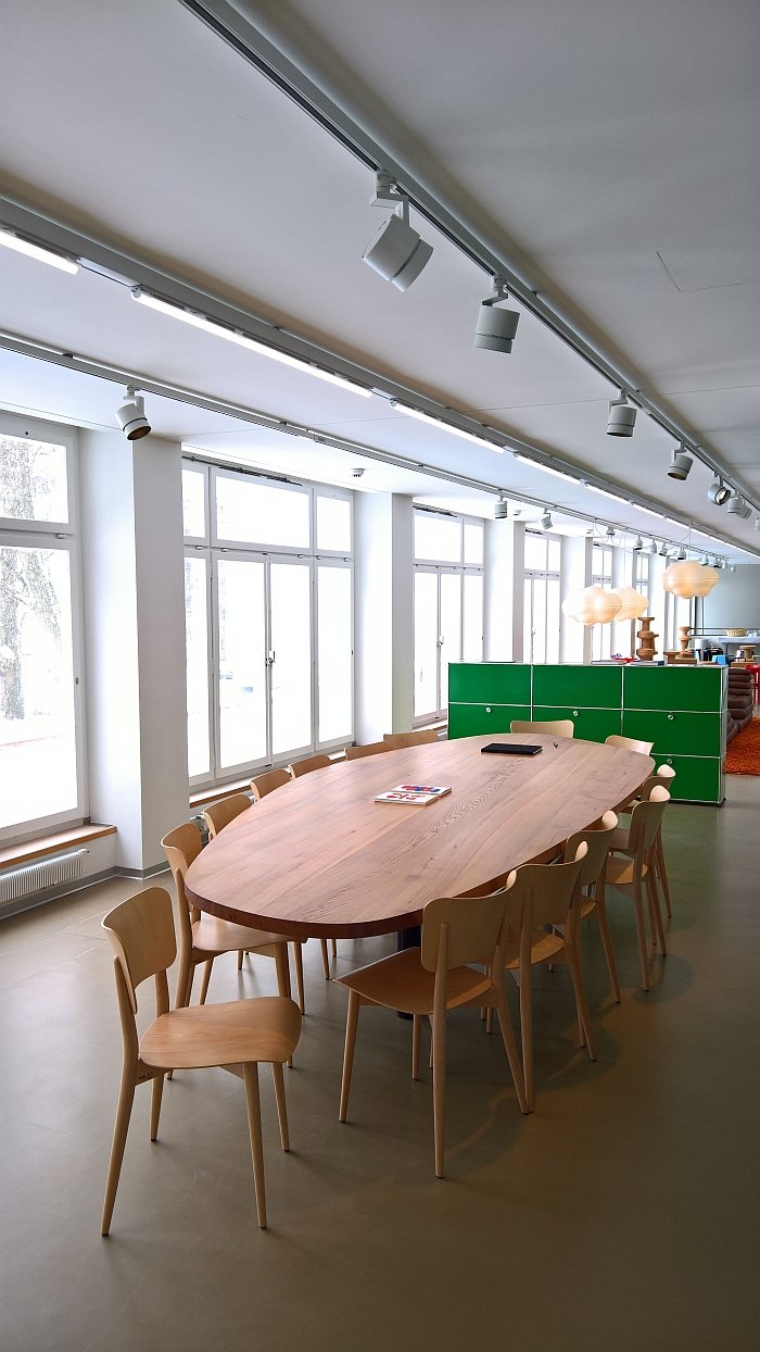 Cross Frame Chair by Max Bill around the Freiform Table from Yves Rascle & Thomas Wüthrich, as seen at Swiss Design Lounge, Museum für Gestaltung Zürich