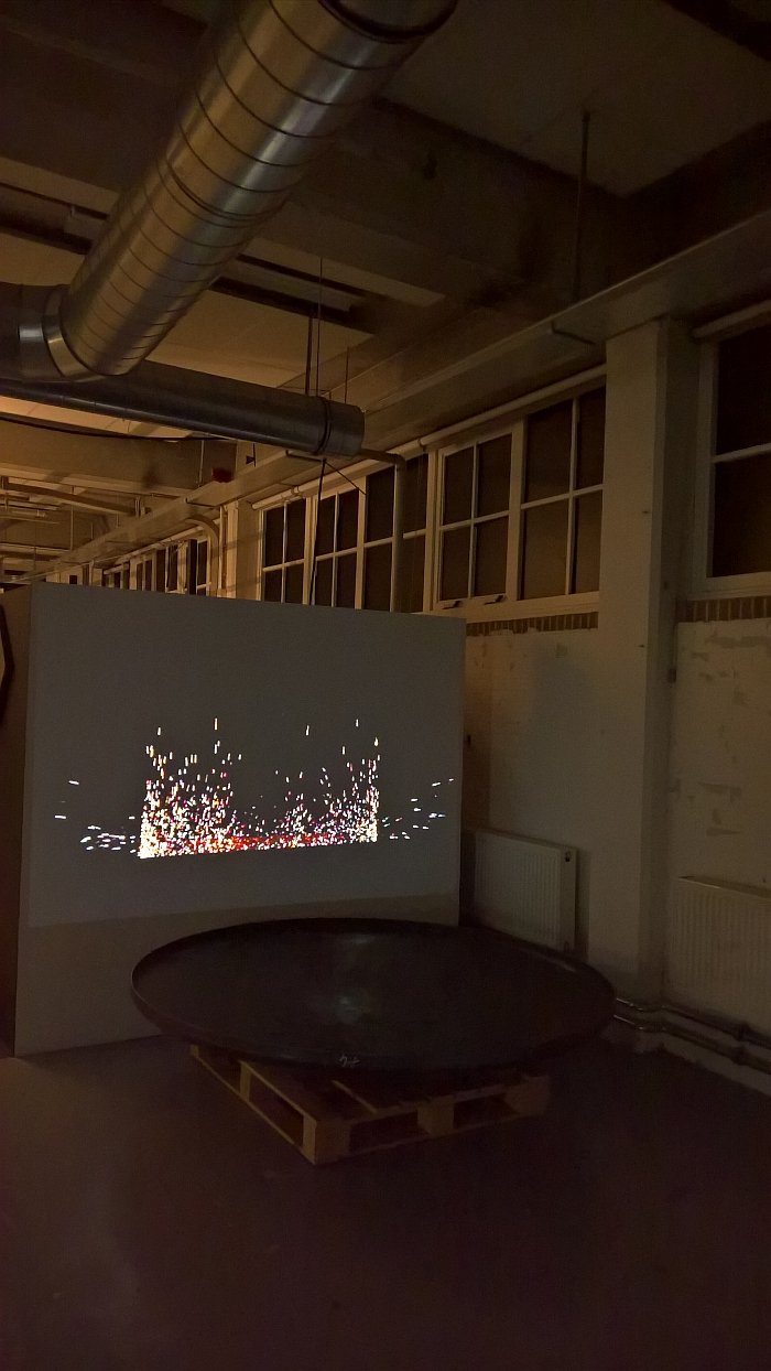 Droplet (video presentation) part of Incandescence by Pelle Schilling, as seen at Exposure 2018, Hogeschool voor de Kunsten Utrecht