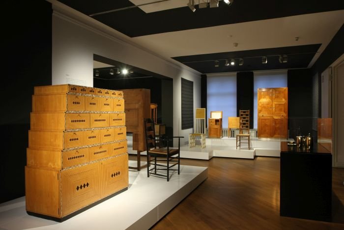 In the foreground a shop cupboard by Eduard Josef Wimmer-Wisgrill & Wilhelm Niedermoser, as seen at From Arts and Crafts to the Bauhaus. Art and Design - A New Unity, The Bröhan Museum Berlin