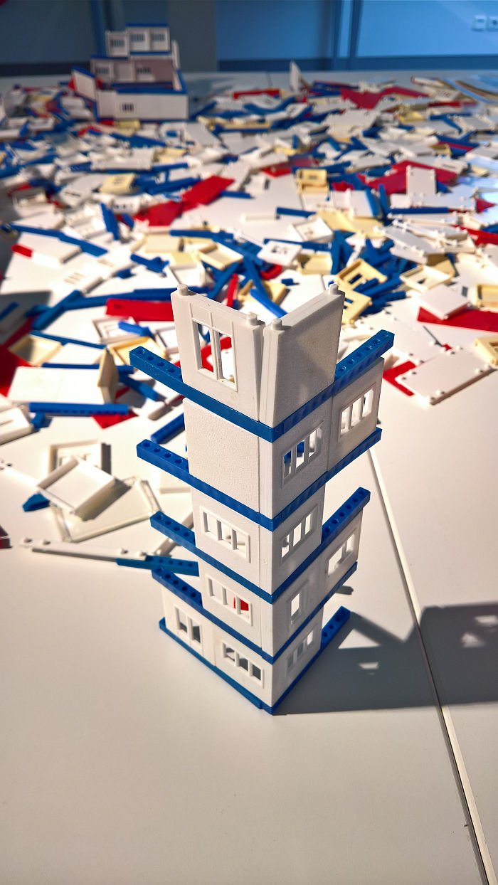 The PLASPI Großblock Baukasten system, as seen at Inspired by Bauhaus - Gotha Experiences Modernity, the KunstForum Gotha