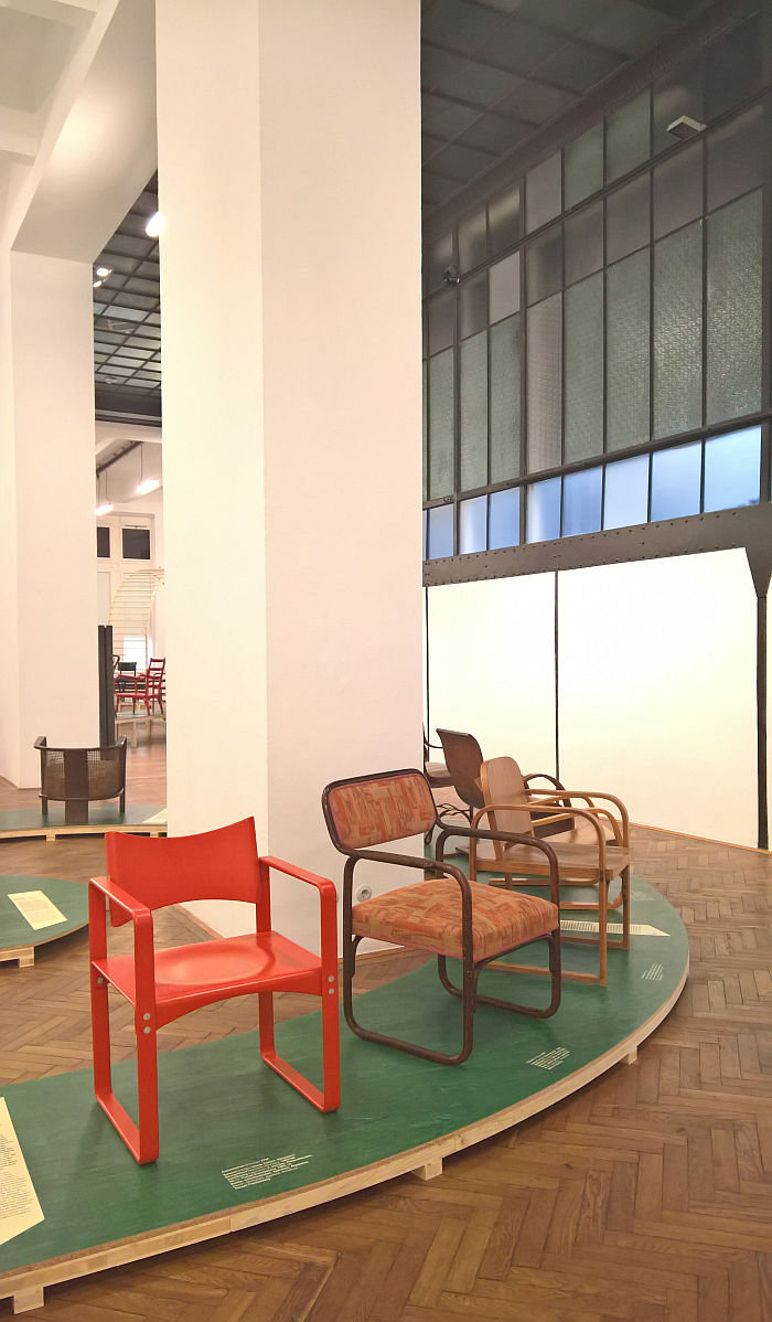 270 F by Verner Panton for Thonet (1965), a truly joyous wooden chair, as seen at Bentwood and Beyond. Thonet and Modern Furniture Design, MAK - Museum für angewandte Kunst Vienna