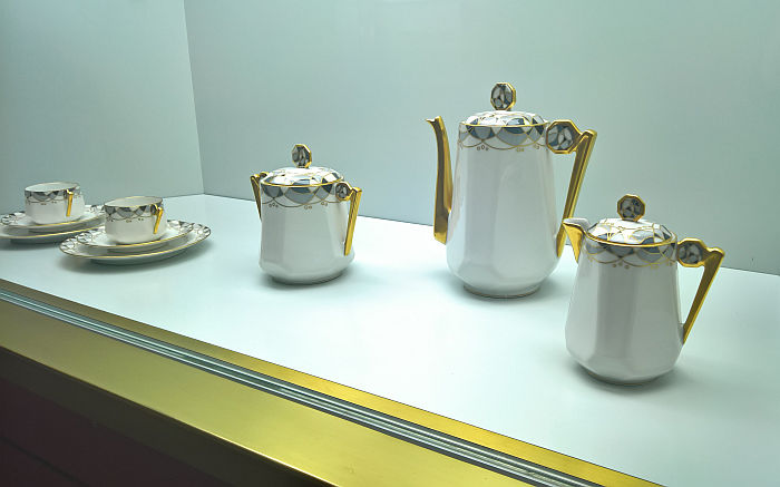 The coffee service from Chabrol Freres et Poirier Limoges which won 1st prize at the 1925 Paris Exposition internationale des Arts décoratifs et industriels modernes, as seen at Spitzen des Art déco, Grassi Museum für Angewandte Kunst, Leipzig