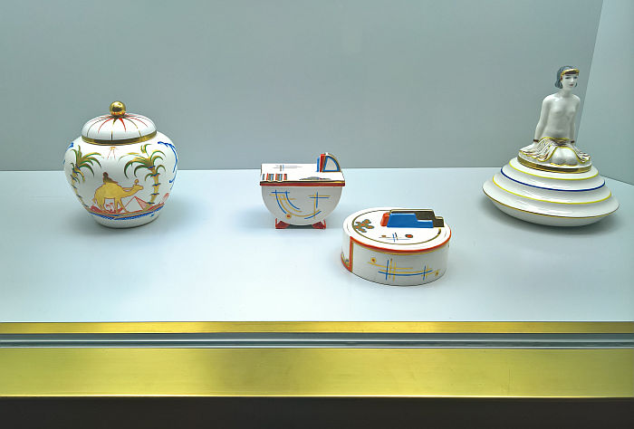 Works from Duxer Porzellan Manufaktur, Dux, as seen at Spitzen des Art déco, Grassi Museum für Angewandte Kunst, Leipzig