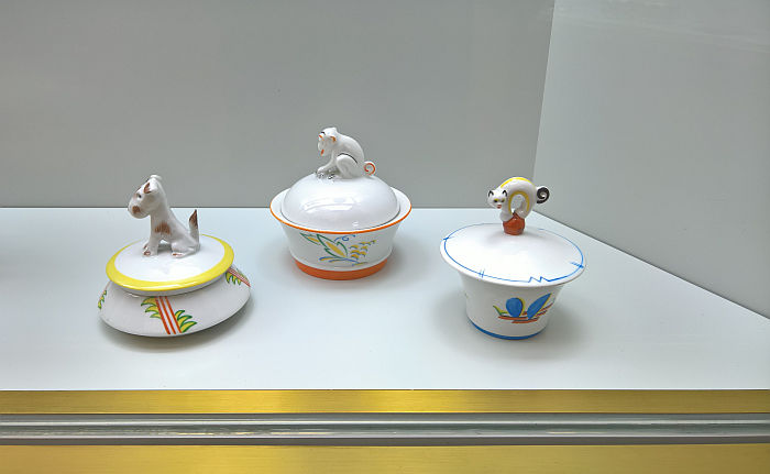 Three boxes from Ilse Pfeffer, Gotha, as seen at Spitzen des Art déco, Grassi Museum für Angewandte Kunst, Leipzig