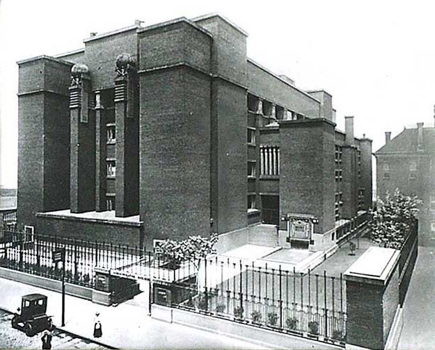 The Larkin Administration Building by Frank Lloyd Wright in Buffalo New York (photo ca 1906)