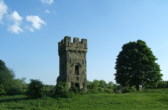 Malakoff tower, Lembeek. A Belgian folly.....(photo LHOON via commons.wikimedia.org)