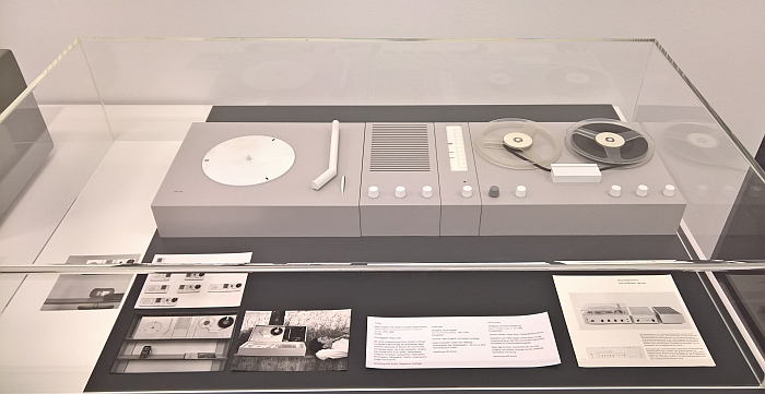 Radio-Phono-Audiotape Modular System by Herbert Lindinger and Hans Gugelot, as seen at Hans Gugelot. The Architecture of Design, HfG-Archiv Ulm. Yes, quadratic, but because its a modular system....