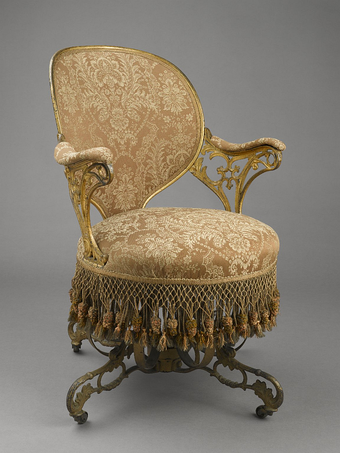 A Centripetal Spring Chair by Thomas E. Warren for the American Chair Company with tapered back and armrests (Image © and courtesy Brooklyn Museum, Brooklyn)