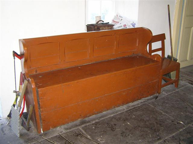 A World of Vernacular Furniture: The Settle Bed