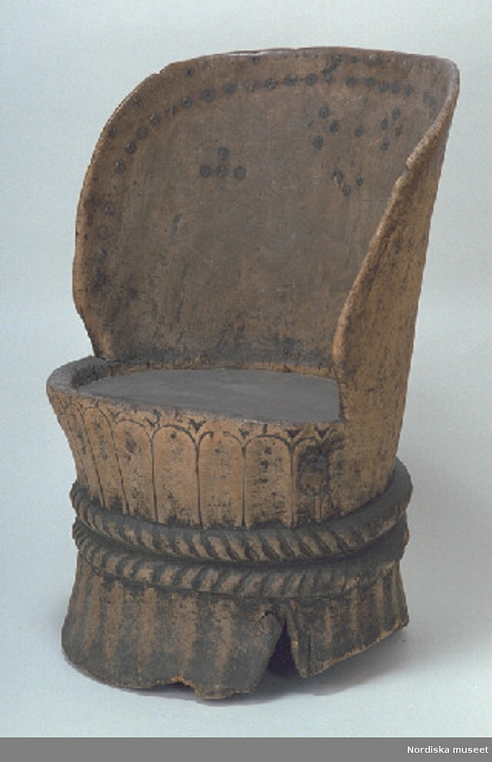 A Kubbestol, originating from Telemark, Norway, undated but with the rope carving regularly found on kubbestoler and kubbstolar, held at Nordiska museet, (image via www.europeana.eu CC CC BY-NC-ND 4.0)