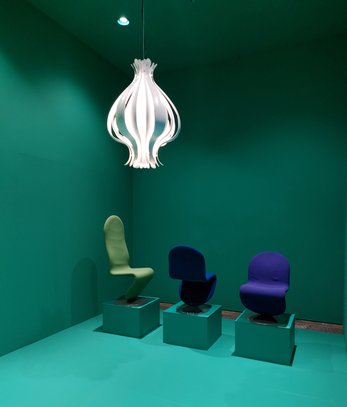 System 1-2-3 chairs (1973/74) and Onion lamp (1977), as seen at Verner Panton - Colouring a New World, Trapholt, Kolding