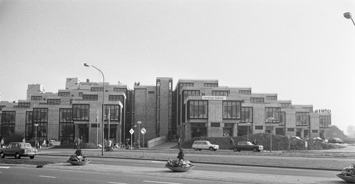 The Centraal Beheer Office Building, Apeldoorn, by Herman Hertzberger (photo https://commons.wikimedia.org via cc0)