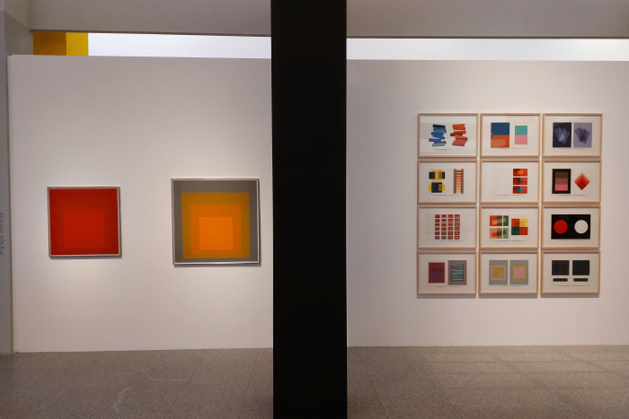 Homage to the Square (l) and Interaction of Color (r) by Josef Albers, as seen at Color as Program. Part One, Bundeskunsthalle, Bonn