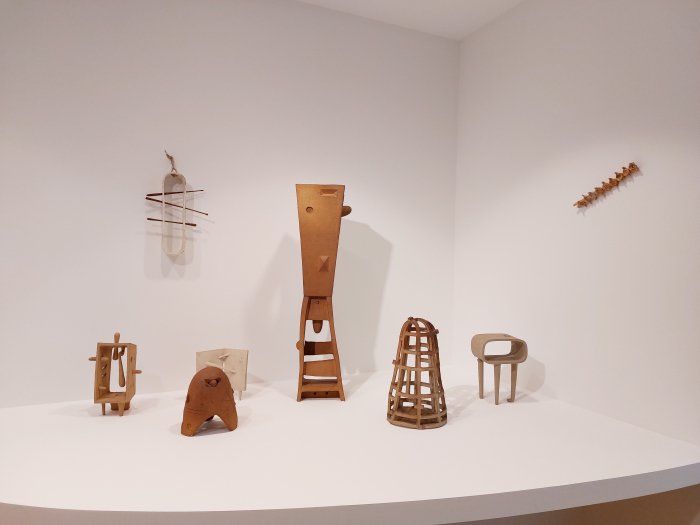 1950s Japanese ceramic works by Isamu Noguchi, as seen at Isa­mu Noguchi, Muse­um Lud­wig, Cologne