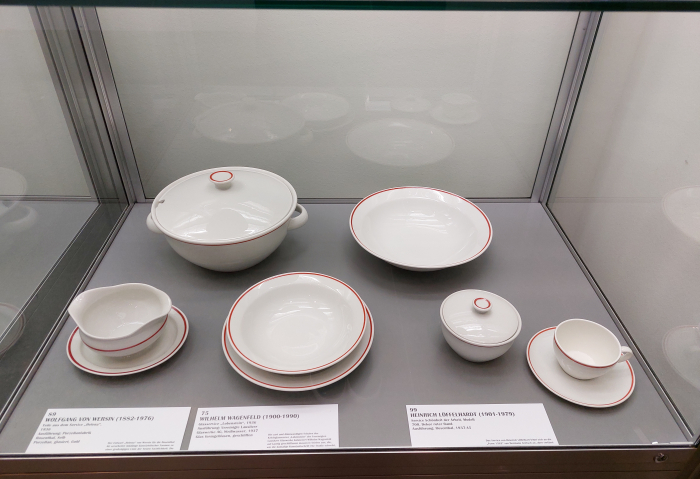 Model 700 crockery service by Heinrich Löffelhardt for Schönheit der Arbeit, as seen at Chairs: Dieckmann! The Forgotten Bauhäusler Erich Dieckmann, Kunstgewerbemuseum, Berlin