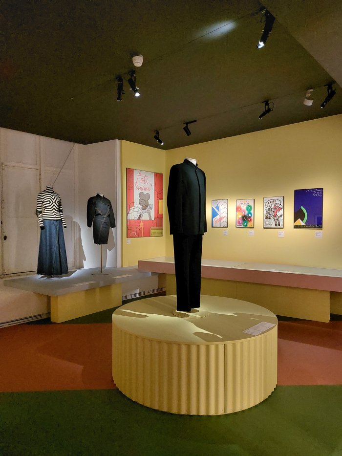 Clothing design by (l to r) Martin Margiela, Azzedine Alaïa and Thierry Mugler, as seen at Années 80. Mode, design et graphisme en France, Musée des Arts décoratifs, Paris