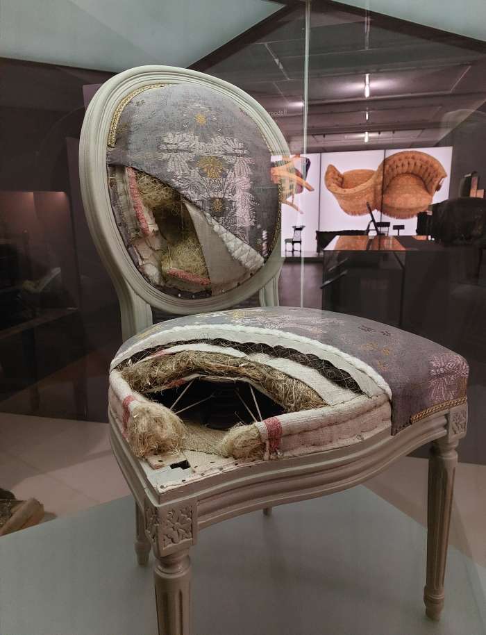 A cut-away of a representative example of late 18th/early 19th upholstery, as seen at Deep-seated. The Secret Art of Upholstery, Grassi Museum für Angewandte Kunst, Leipzig