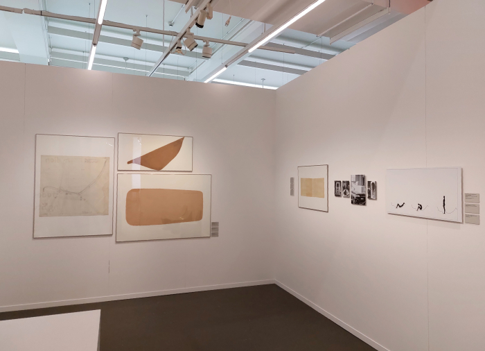 Plans and studies for a metal chair (l) and the so-called circulatory tub, as seen at Willy Guhl. Thinking with your hands, Museum für Gestaltung, Zürich