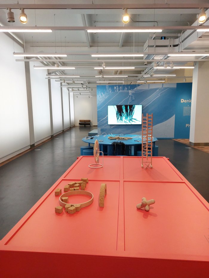 Toys to play with and ropes to tie, as seen at Willy Guhl. Thinking with your hands, Museum für Gestaltung, Zürich