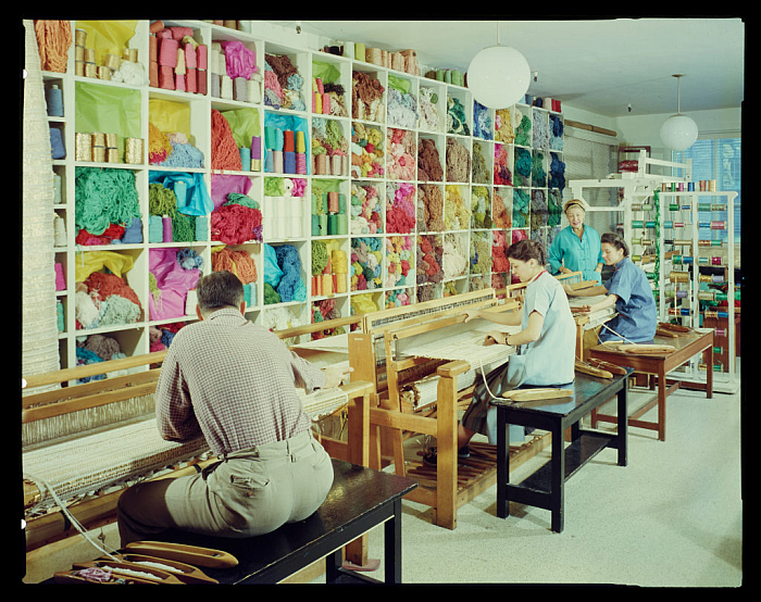 Dorothy Liebes Studio, New York City, ca. 1957 (Photo Dorothy Liebes Papers, Archives of American Art, Smithsonian Institution, courtesy Cooper Hewitt, Smithsonian Design Museum)