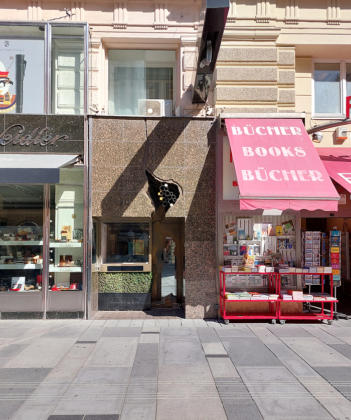 The former Schullin I jewellery store, Graben, Vienna by Hans Hollein