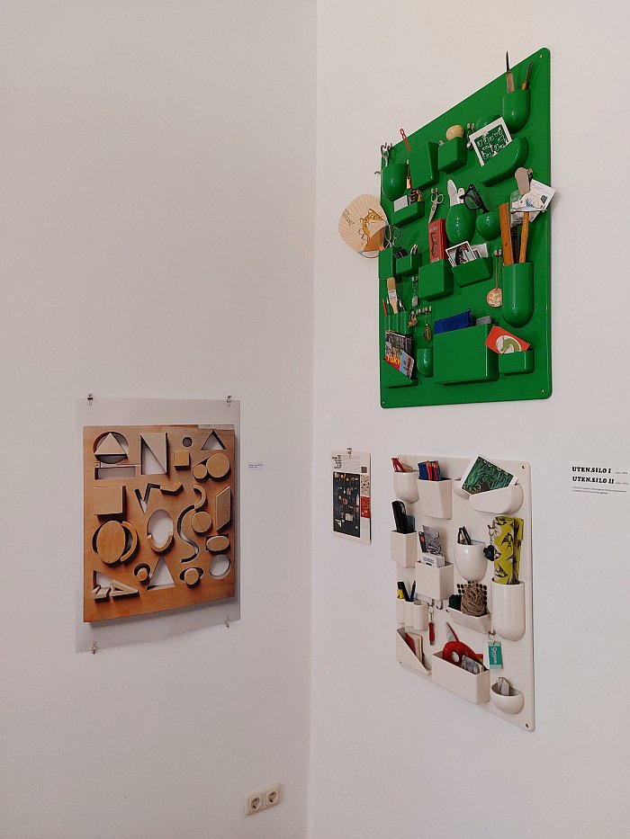 Uten.silo I (green, top), Uten.silo II (white bottom) by Dorothee Becker for Design M and an unrealised wooden puzzle by Dorothee Becker from ca. 1968, as seen at Dorothee Becker – aus dem persönlichen Nachlass, Passagen Interior Design Week Cologne 2024