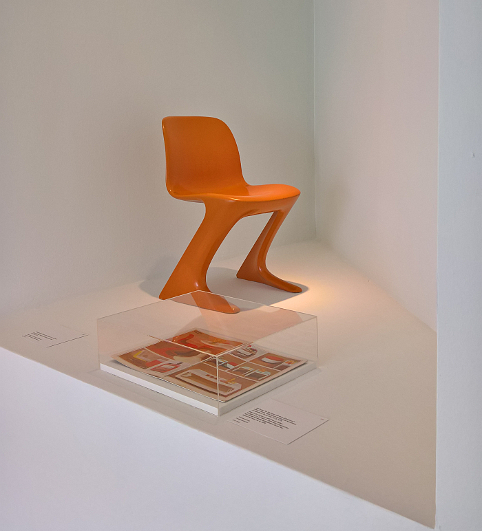 The so-called Z Chair by Ernst Moeckl, a work with a true German-German biography, and that will be part of PURe Visionen. Kunststoffmöbel zwischen Ost und West, Kunstgewerbemuseum, Dresden