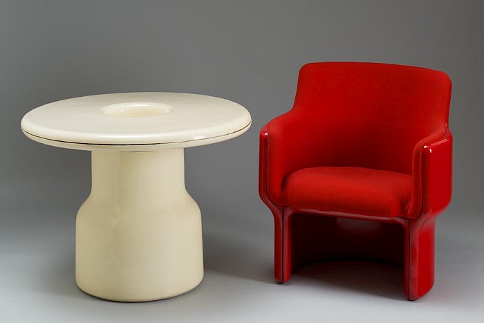 A 1969 armchair and table by Sándor Borz Kováts (photo © and courtesy Museum of Applied Arts, Budapest)