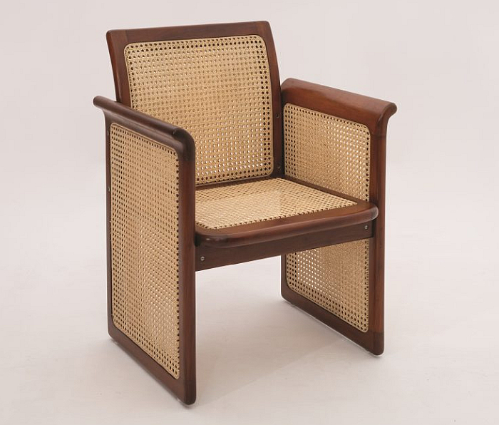 A 1970s armchair by Gonzalo Córdoba for Empresa de Producciones Varias, EMPROVA, part of A Modernist Regime. Cuban Mid-Century Design, Cranbrook Art Museum, Bloomfield Hills (photo Denis Guerra, courtesy Cranbrook Art Museum)