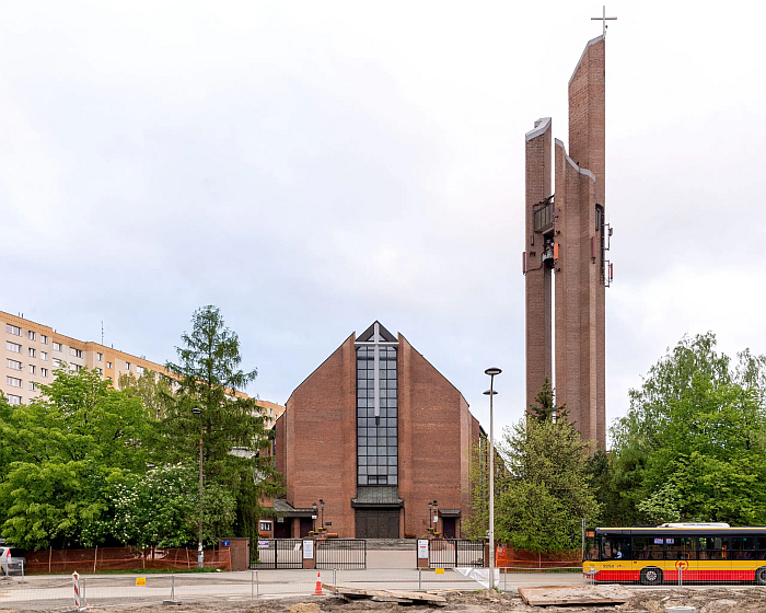 Church of the Blessed Virgin Mary, Mother of Mercy in Warsaw by Jan Bogusławski, ca. 1981 (Photo © and courtesy Instytut Wzornictwa Przemysłowego, Warsaw)