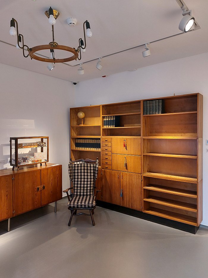 Kaesz Gyula's 1929 modular storage system, as seen in Kaesz Homes 1925-1960. The homes of designer couple Kaesz Gyula and Lukáts Kató, Walter Rózsi Villa, Budapest